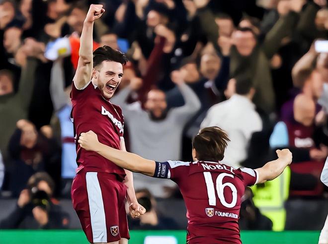 王钰栋首个主力赛季表现：共12球5助攻，荣膺中超本土金靴